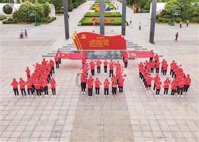 1988年,台籍71岁老兵隐居38年后回乡探亲,政府得知敲鼓相迎