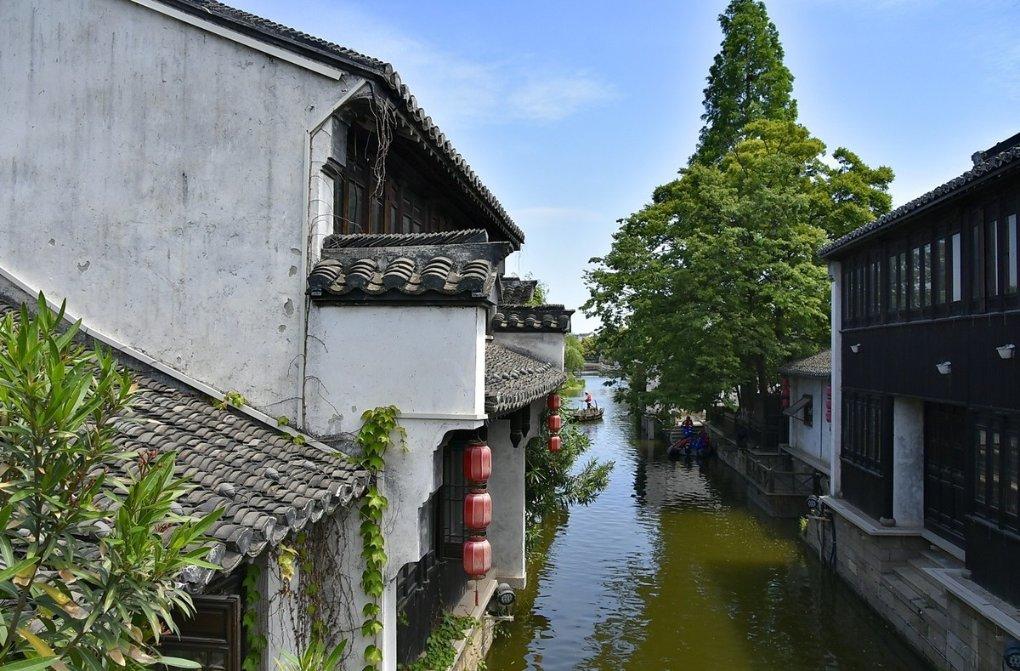 妹子试吃“星座辣条”，有巨蟹座射手座，你是什么星座？游戏画面