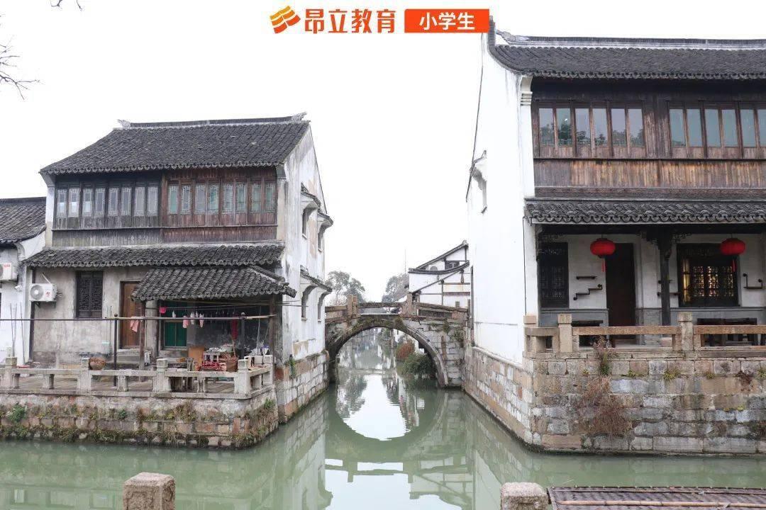 逃离违建房屋